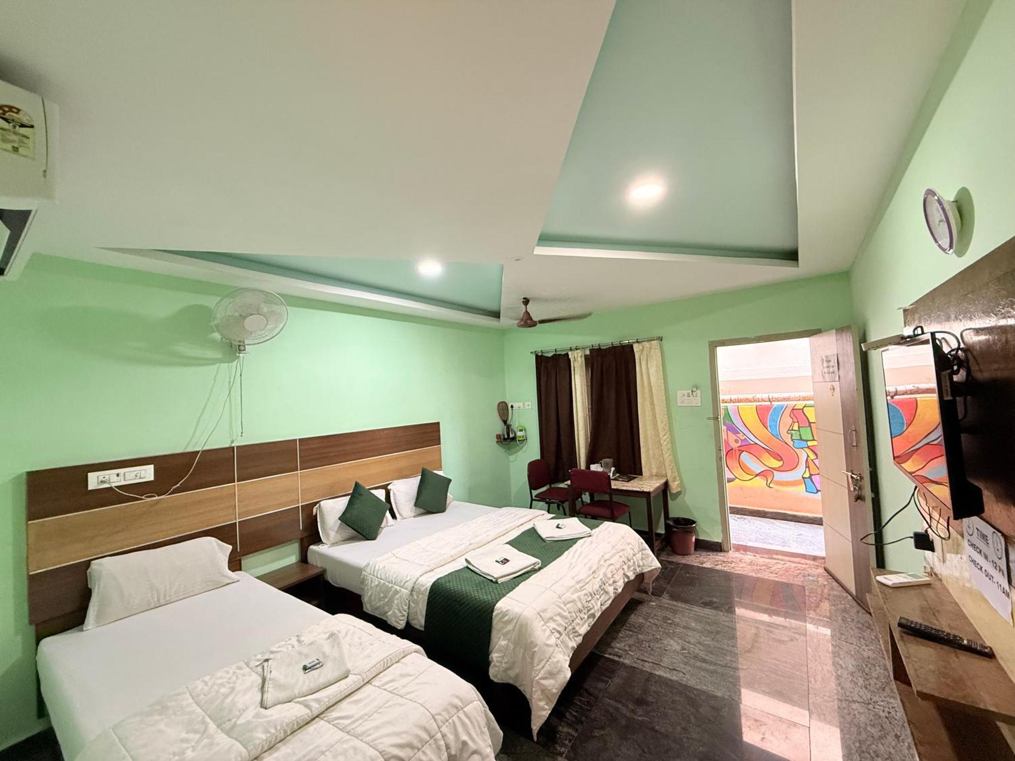 Sri Murugan Beach Paradise Hotel Махабалипурам Экстерьер фото